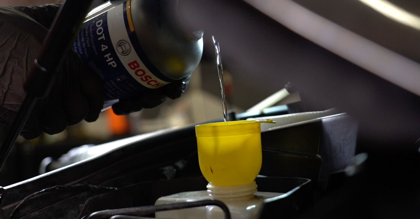 تغيير زيت الفرامل